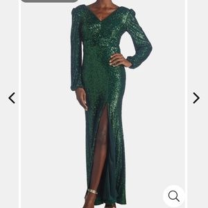 NWT Xscape Green Vneck Sequin Dress